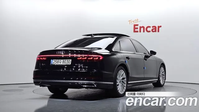 Audi A8 2021 — фото 2