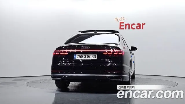 Audi A8 2021 — фото 4
