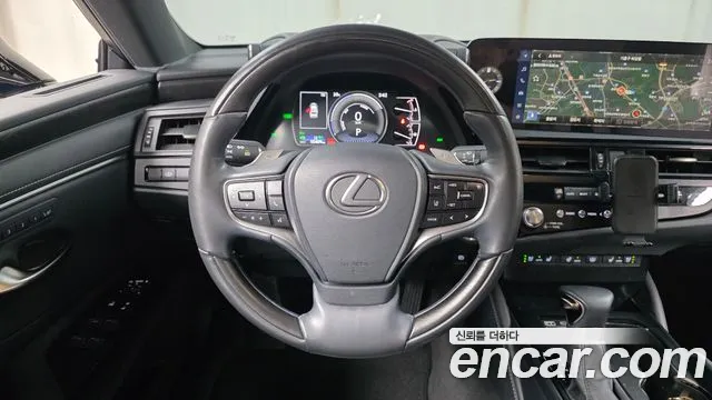 Lexus ES 2023 — фото 13