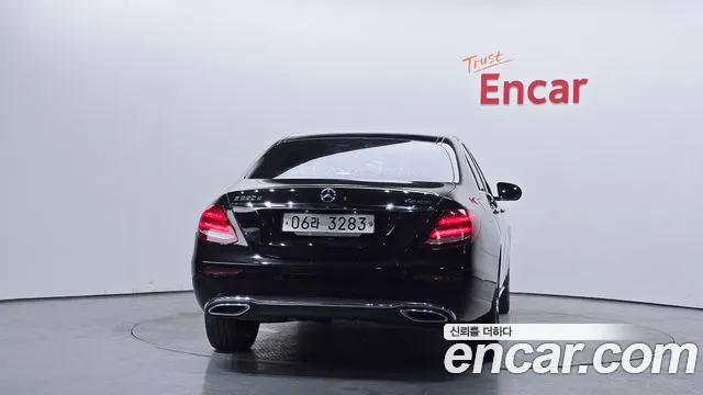 Mercedes-Benz E-Class 2017 — фото 4