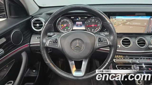 Mercedes-Benz E-Class 2017 — фото 13