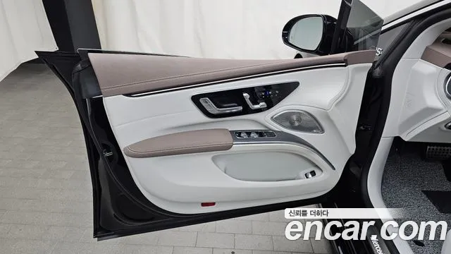 Mercedes-Benz EQS 2022 — фото 14