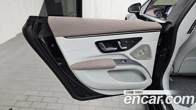 Mercedes-Benz EQS 2022 — фото 15