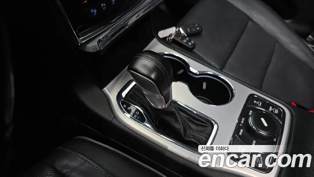 Jeep Cherokee 2020 — фото 12