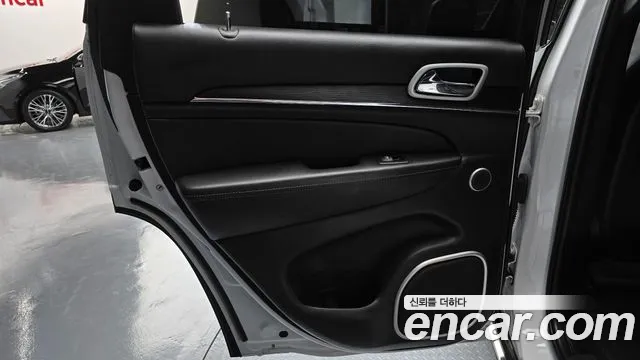 Jeep Cherokee 2020 — фото 15