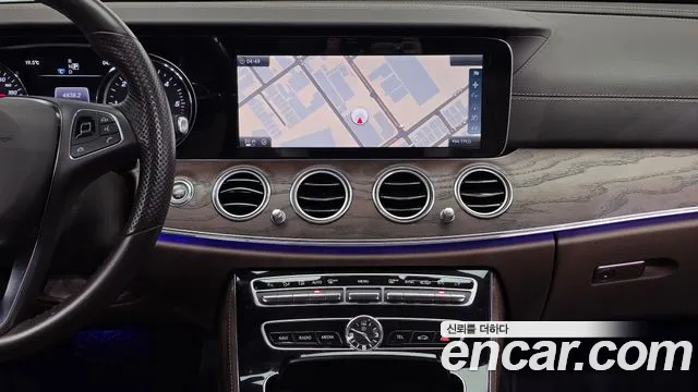 Mercedes-Benz E-Class 2017 — фото 14