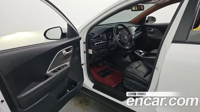 Kia Niro 2023 — фото 10