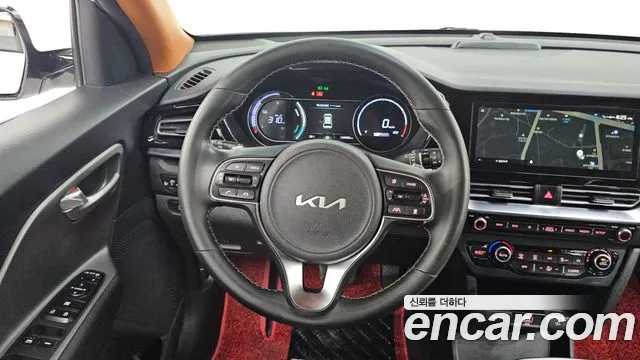 Kia Niro 2023 — фото 13