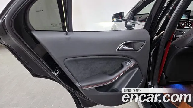 Mercedes-Benz GLA-Class 2018 — фото 15