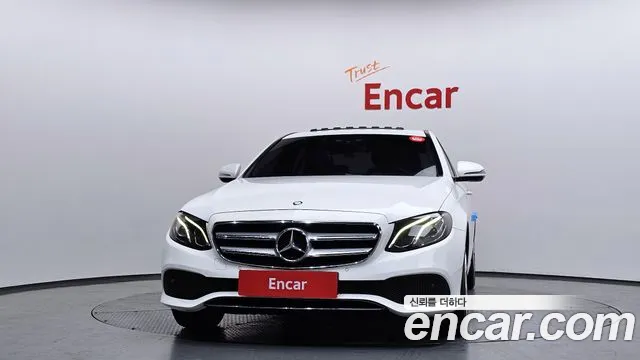 Mercedes-Benz E-Class 2017 — фото 3