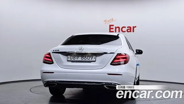 Mercedes-Benz E-Class 2017 — фото 4