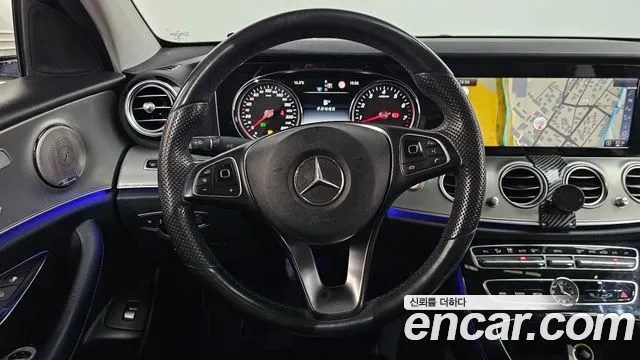 Mercedes-Benz E-Class 2017 — фото 14