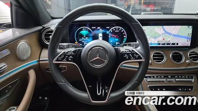 Mercedes-Benz E-Class 2021 — фото 19