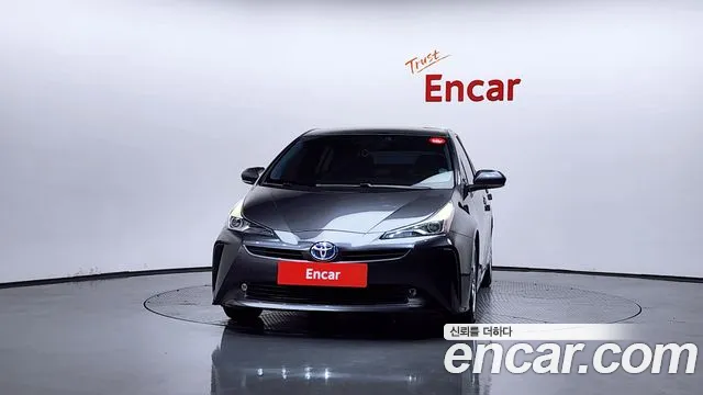 Toyota Prius 2019 — фото 3