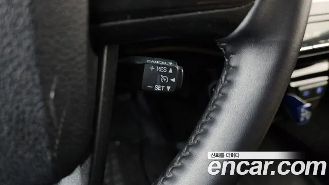 Toyota Prius 2019 — фото 13