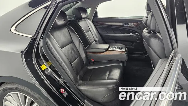 Hyundai Equus 2013 — фото 11