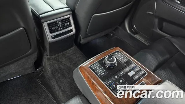 Hyundai Equus 2013 — фото 18