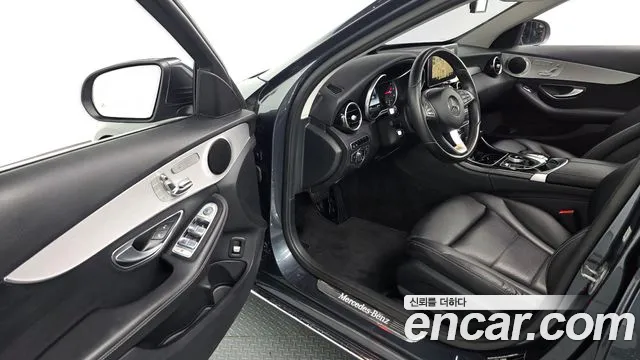 Mercedes-Benz C-Class 2016 — фото 10