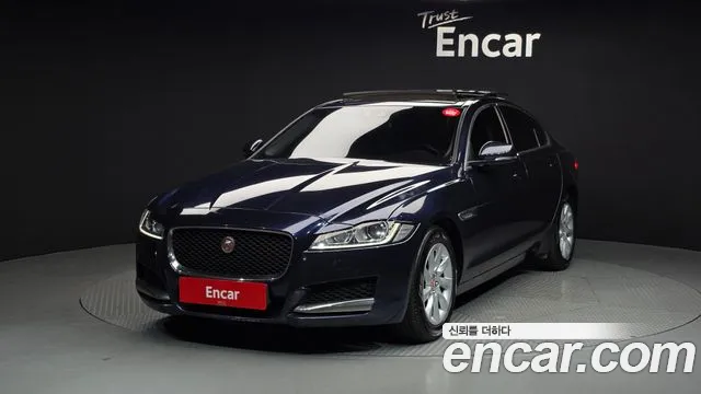 Jaguar XF 2016 — фото 1