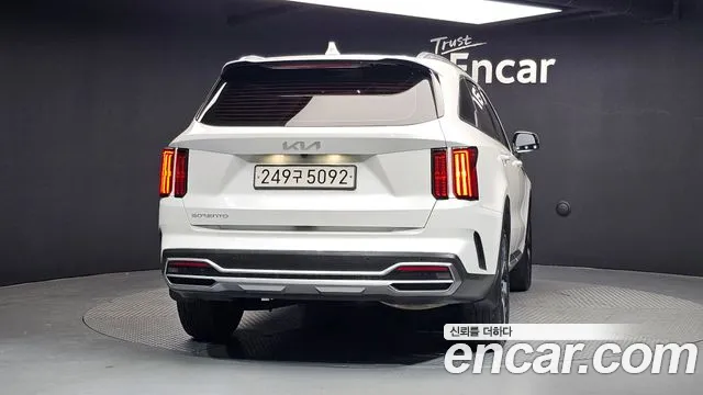Kia Sorento 2023 — фото 4