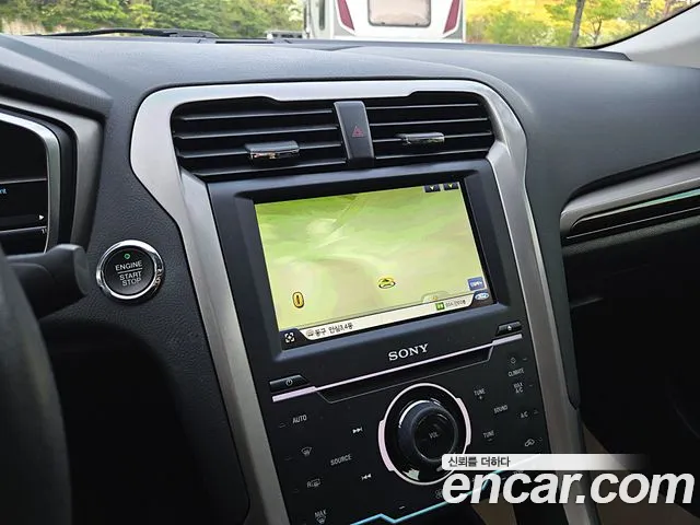 Ford Fusion 2014 — фото 13