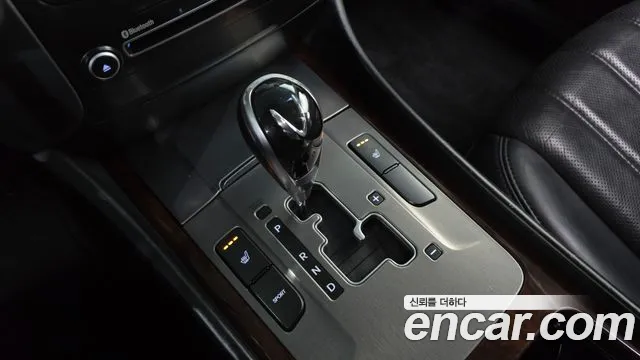 Hyundai Equus 2012 — фото 9