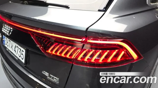 Audi Q8 2021 — фото 9