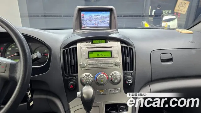 Hyundai Starex 2015 — фото 20