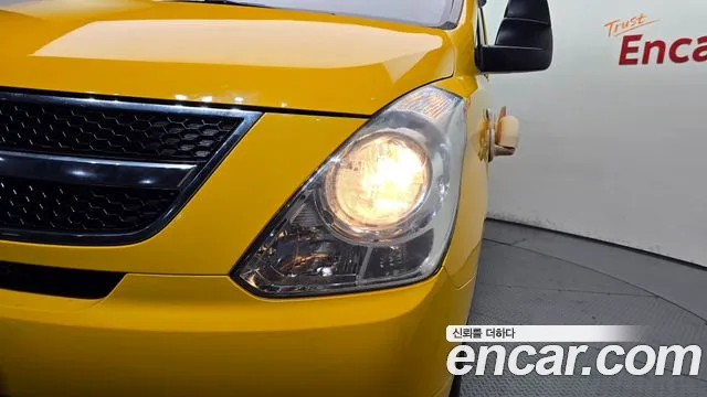 Hyundai Starex 2015 — фото 8