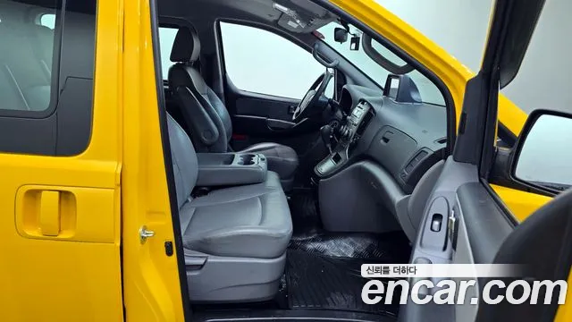 Hyundai Starex 2015 — фото 16