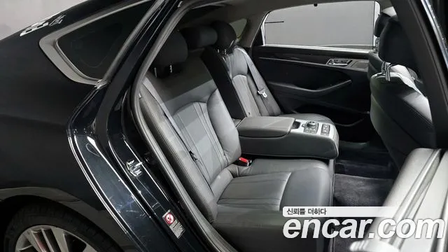 Genesis G80 2017 — фото 17