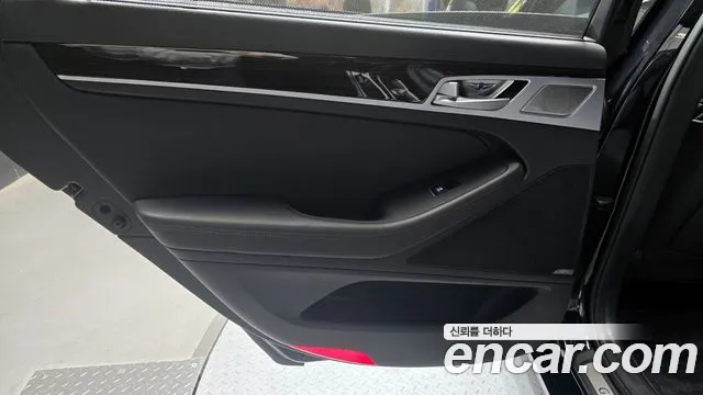 Genesis G80 2017 — фото 15