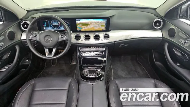 Mercedes-Benz E-Class 2017 — фото 7
