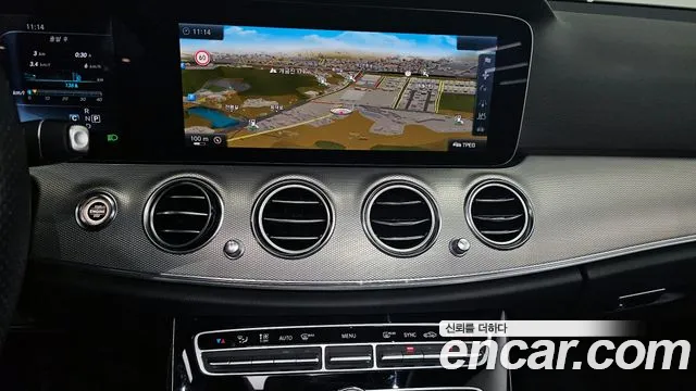 Mercedes-Benz E-Class 2017 — фото 13