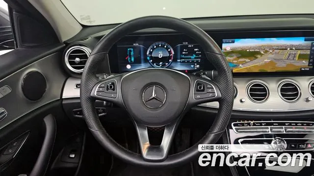 Mercedes-Benz E-Class 2017 — фото 14