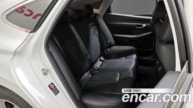 Hyundai Sonata 2021 — фото 17