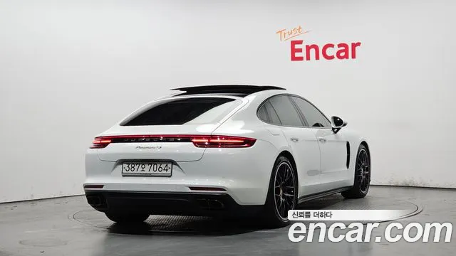 Porsche Panamera 2018 — фото 2
