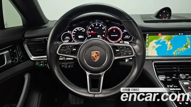 Porsche Panamera 2018 — фото 19