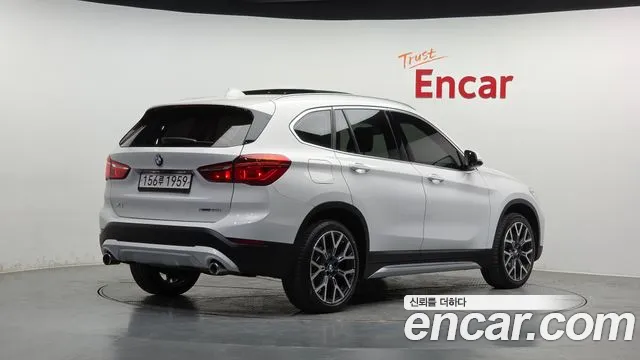 BMW X1 2022 — фото 2