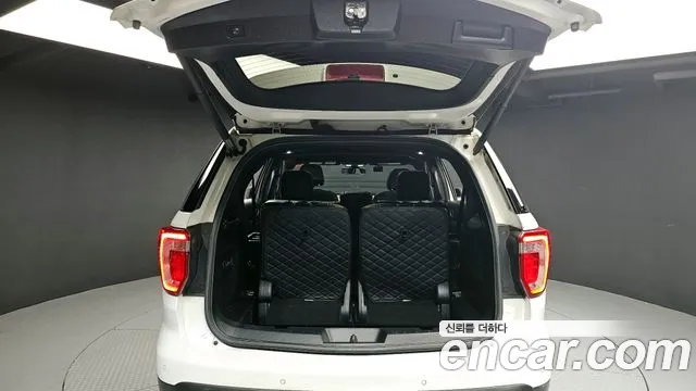 Ford Explorer 2017 — фото 20