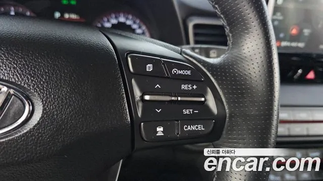 Hyundai Veloster 2020 — фото 17