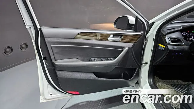 Hyundai Sonata 2016 — фото 14