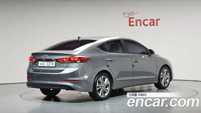 Hyundai AVANTE 2018 — фото 2