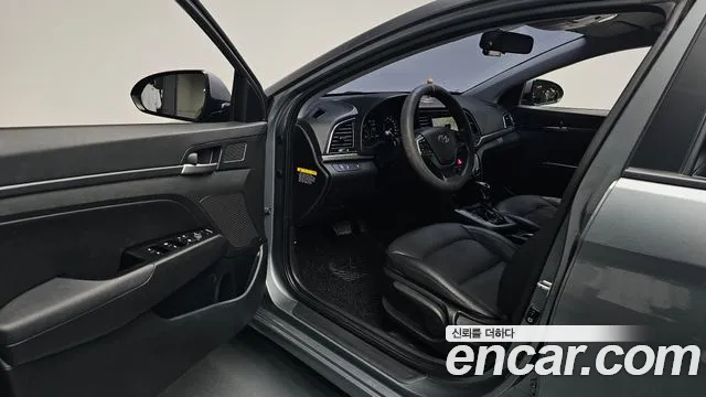 Hyundai AVANTE 2018 — фото 10