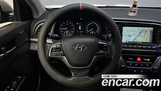 Hyundai AVANTE 2018 — фото 12