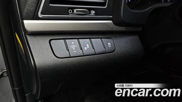 Hyundai AVANTE 2018 — фото 17