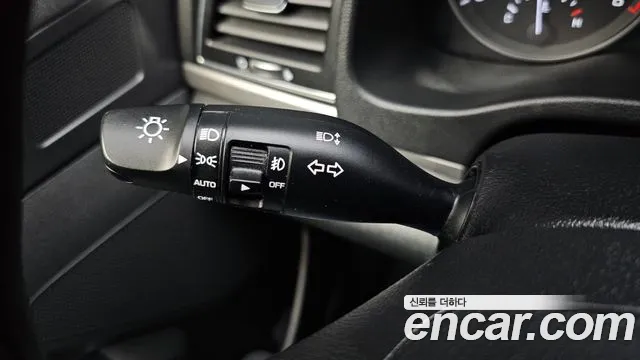 Hyundai AVANTE 2018 — фото 18