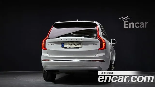 Volvo XC90 2022 — фото 4