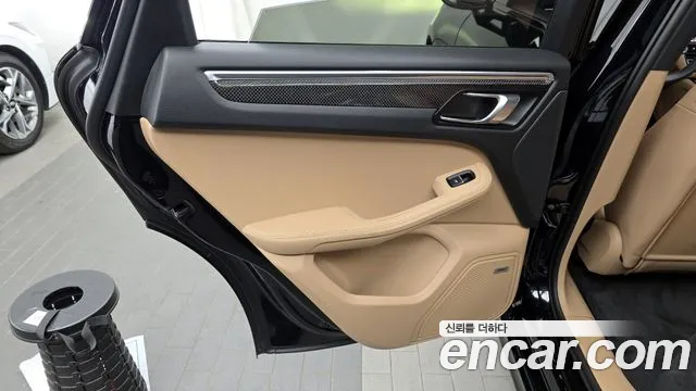 Porsche Macan 2024 — фото 15