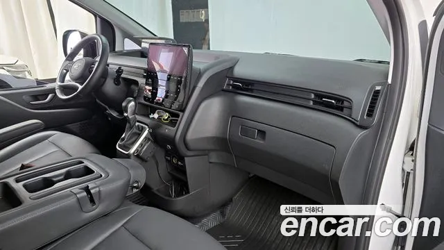 Hyundai Staria 2024 — фото 10